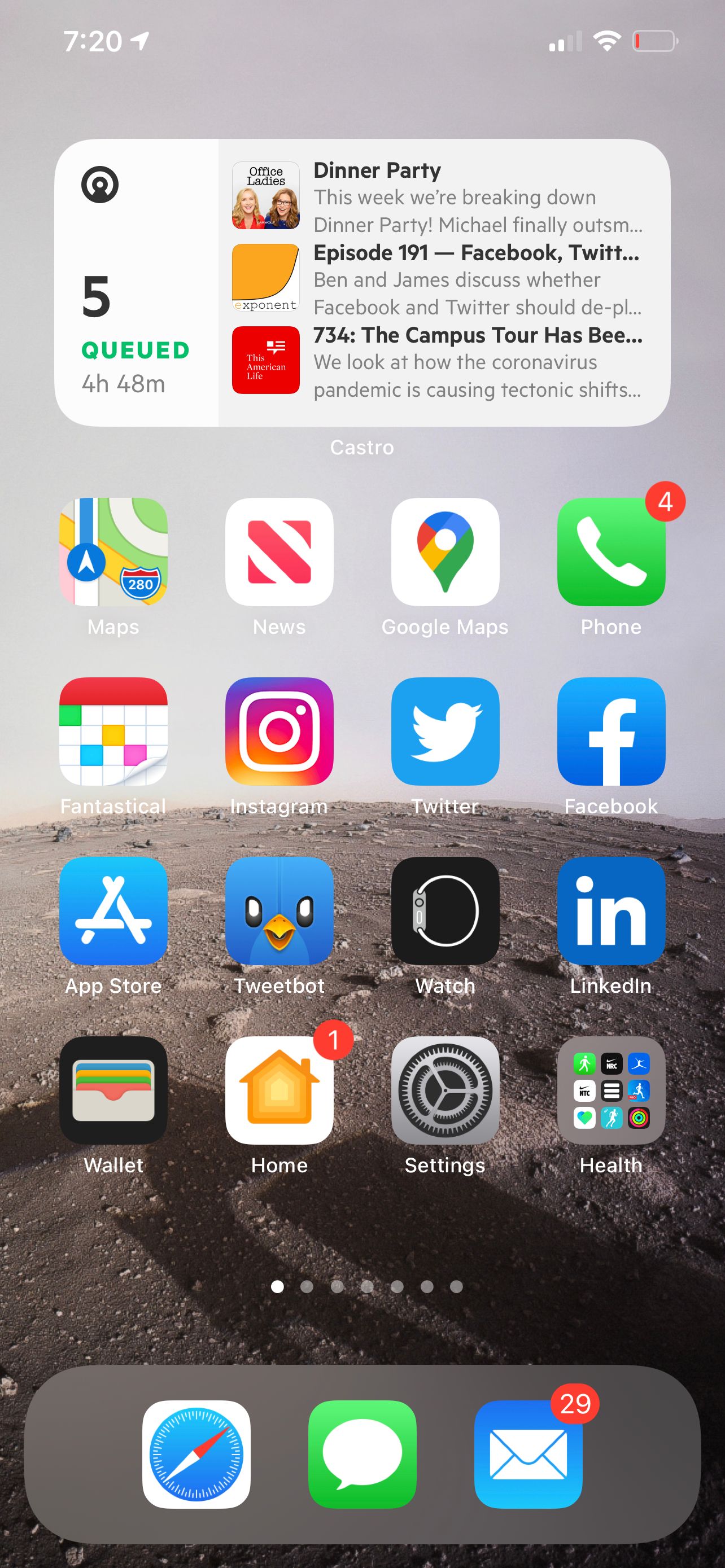 Средний виджет Castro с детализацией очереди.