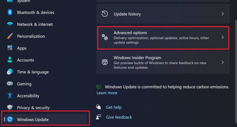 Откройте Центр обновления Windows и выберите Дополнительные параметры.