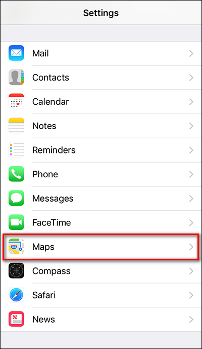 Экран настроек iPhone с выделенным пунктом Карты
