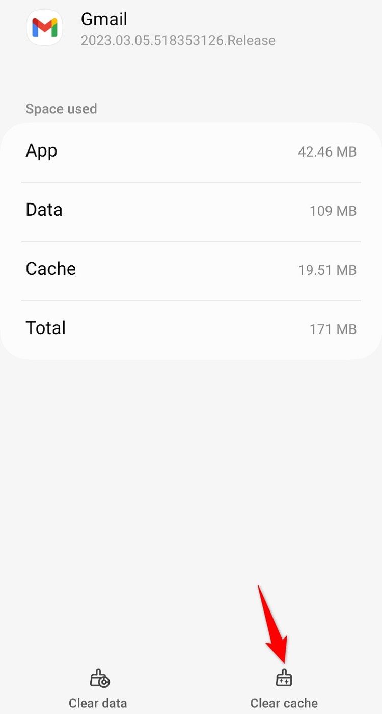 Выделена кнопка 'Очистить кэш' для Gmail в настройках Android.