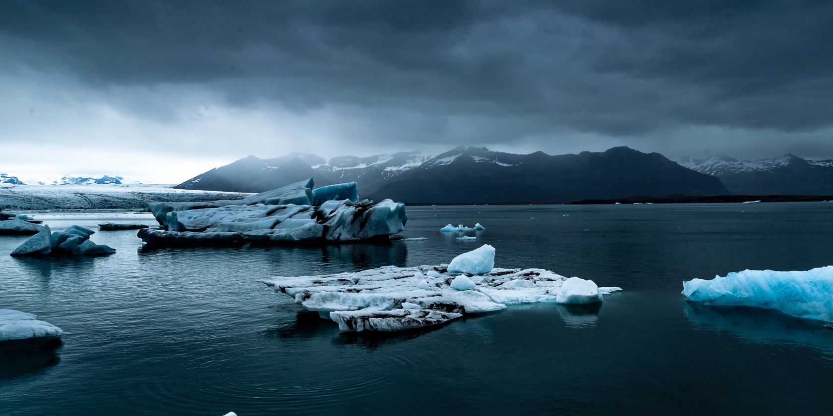 Тёмная и мрачная фотография: как достичь стиля