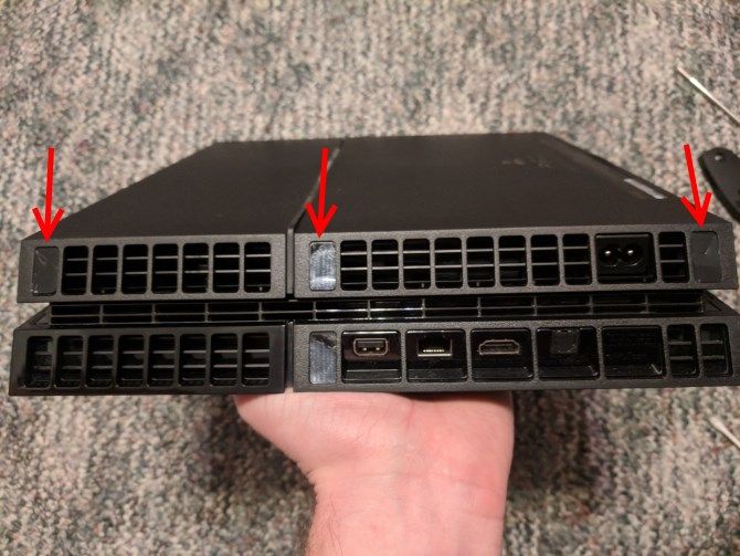 Наклейки на задней крышке PS4