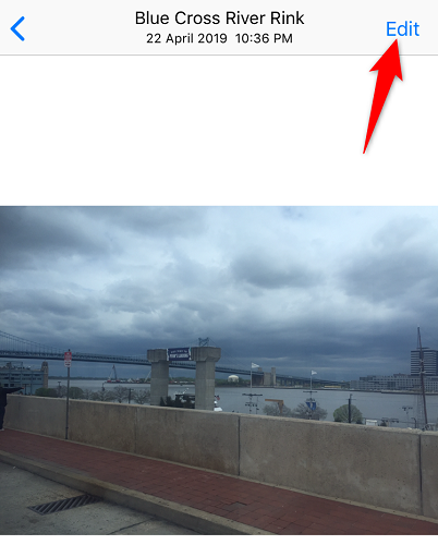 Нажмите Редактировать в правом верхнем углу.