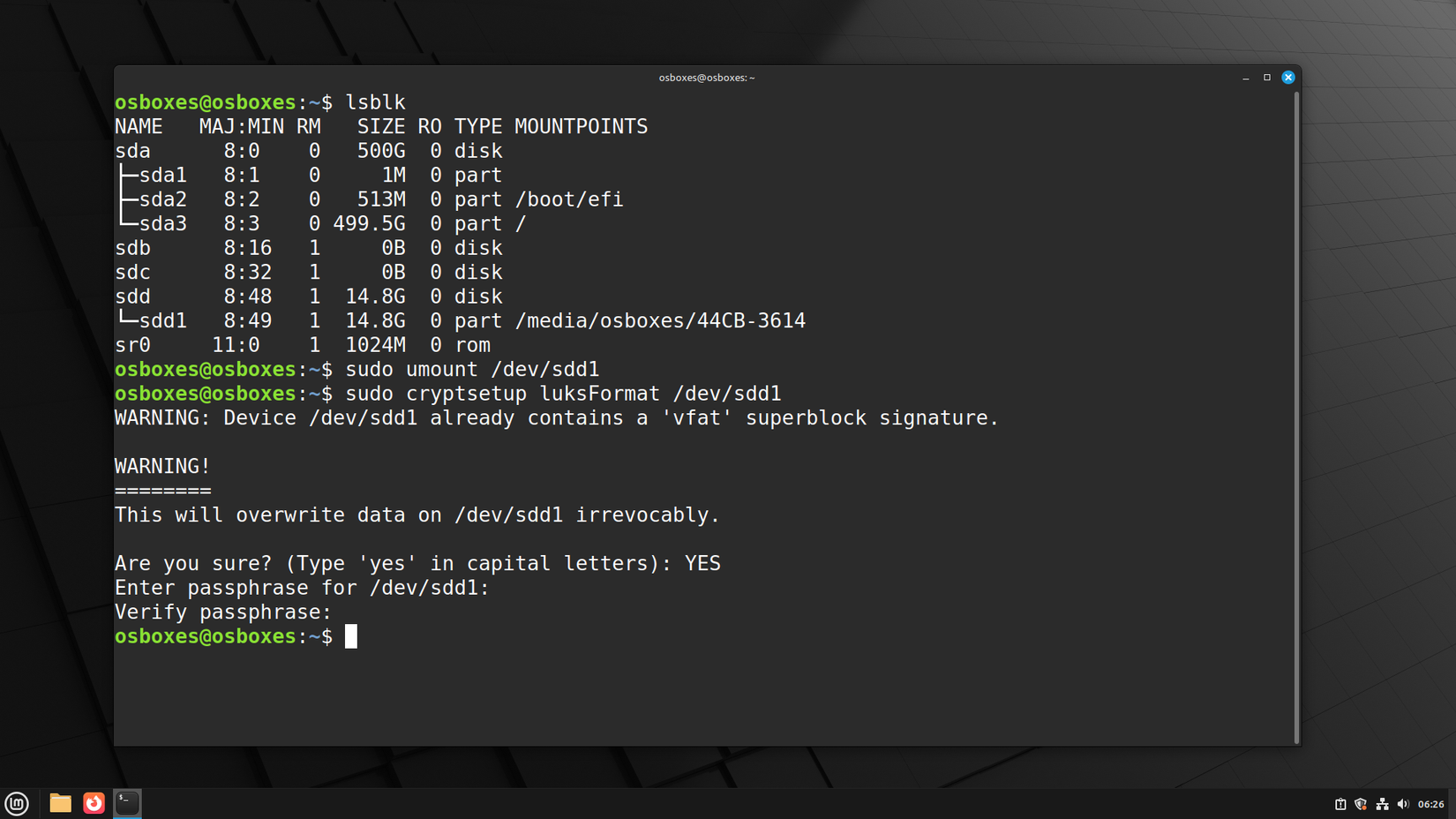 Терминал Linux с командами для шифрования драйва с помощью LUKS