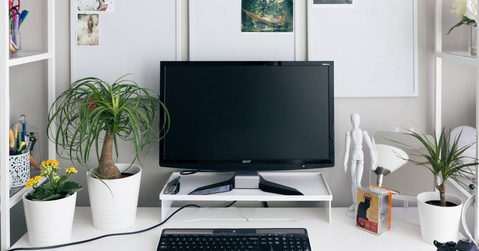 Ein ausgeschalteter Computerbildschirm in Nahaufnahme