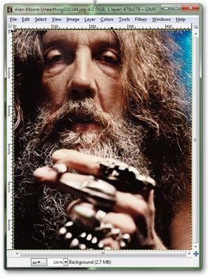 Окно GIMP с выделенной областью квадрата