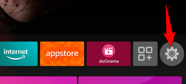 Экран Fire TV: выберите Настройки (значок шестерёнки).