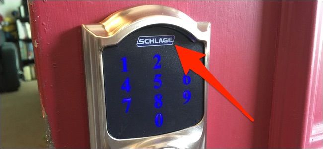 Кнопка Schlage и цифровая клавиатура замка