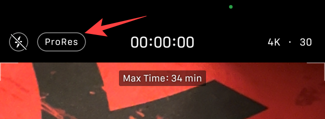 Включение ProRes в приложении Камера: индикатор режима ProRes в углу экрана.