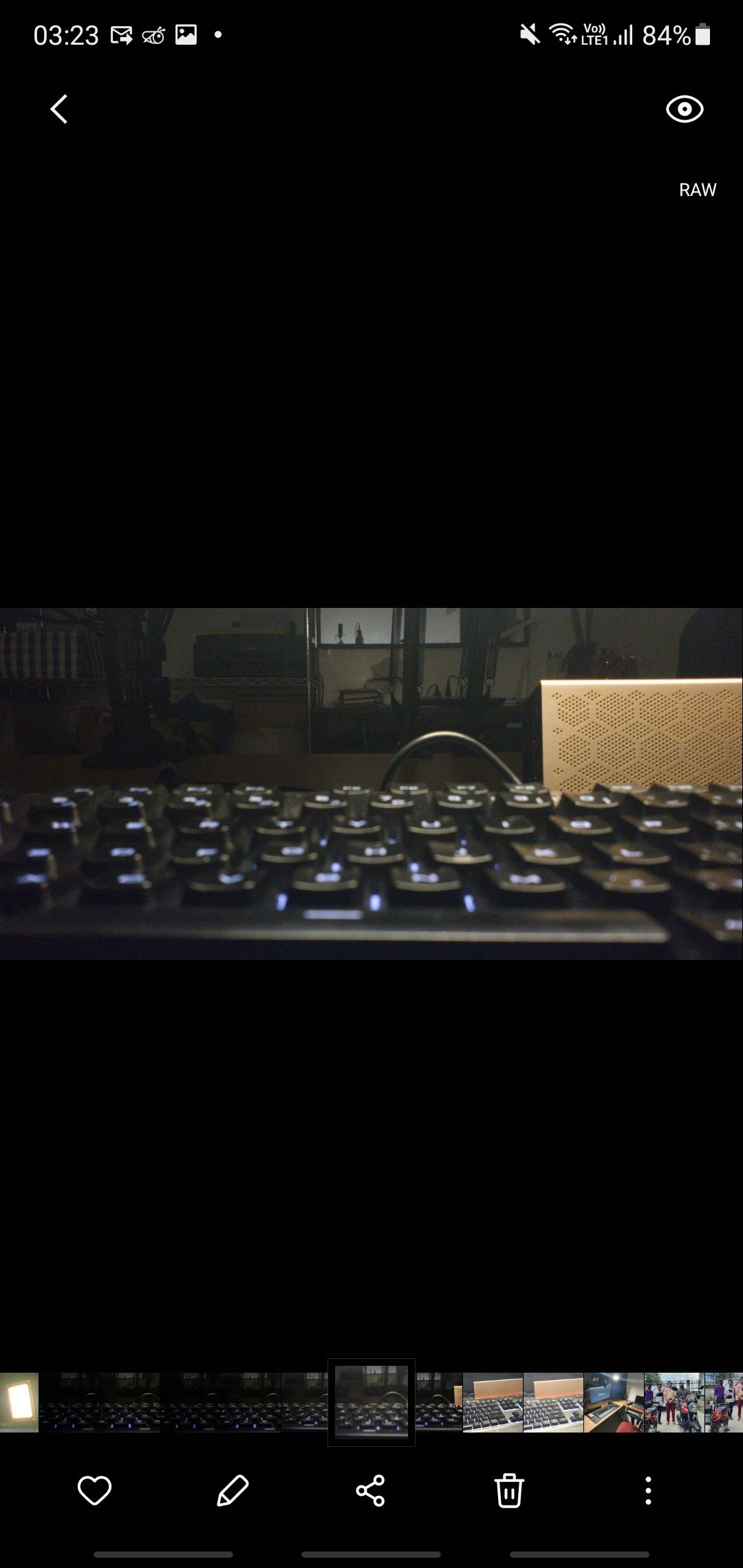 просмотр RAW-изображения в Галерее Samsung с маркировкой RAW