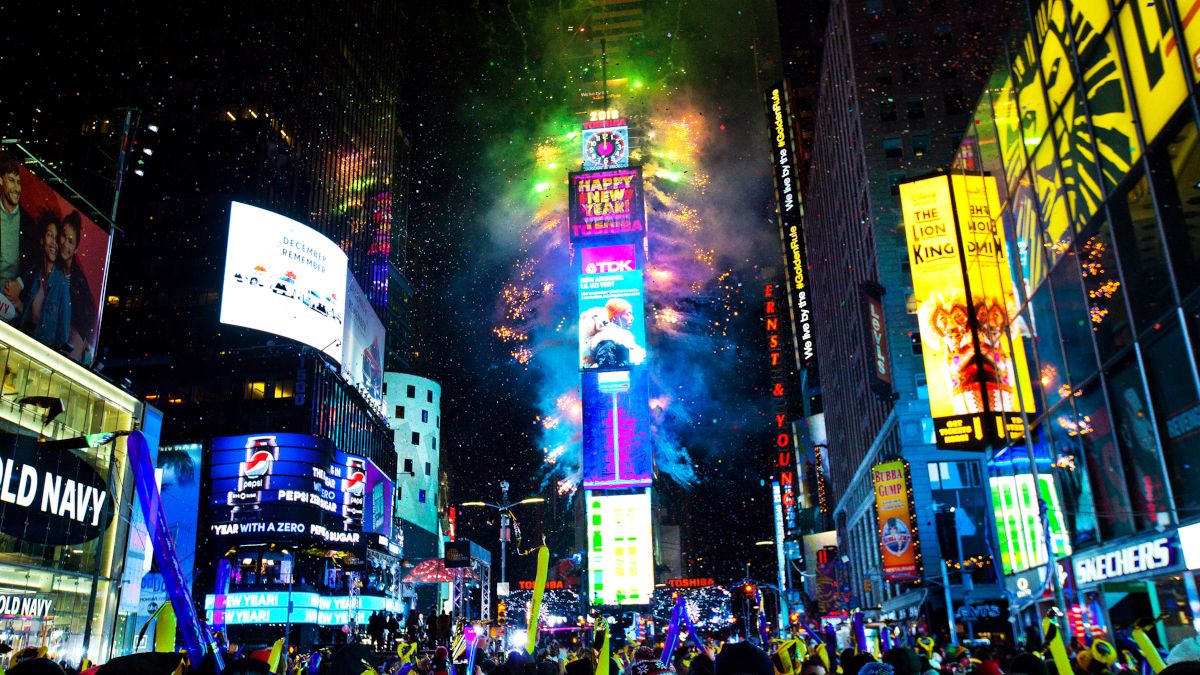 Как смотреть падение шара Times Square 2023