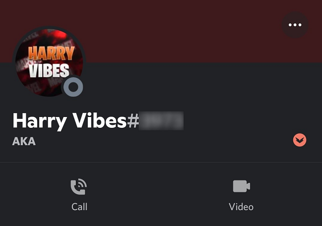 Страница профиля пользователя в мобильном Discord.