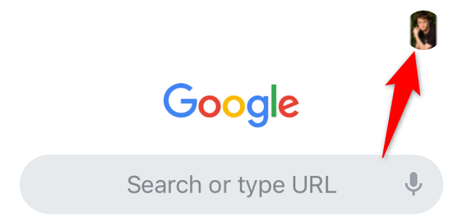 Иконка профиля в правом верхнем углу приложения Chrome на iPhone