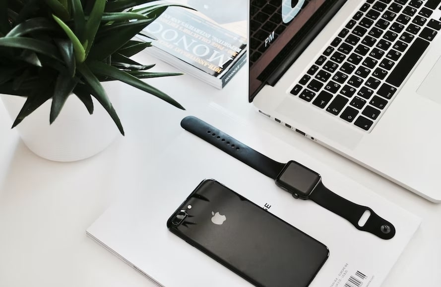 Tela de iPhone com ícone de segurança
