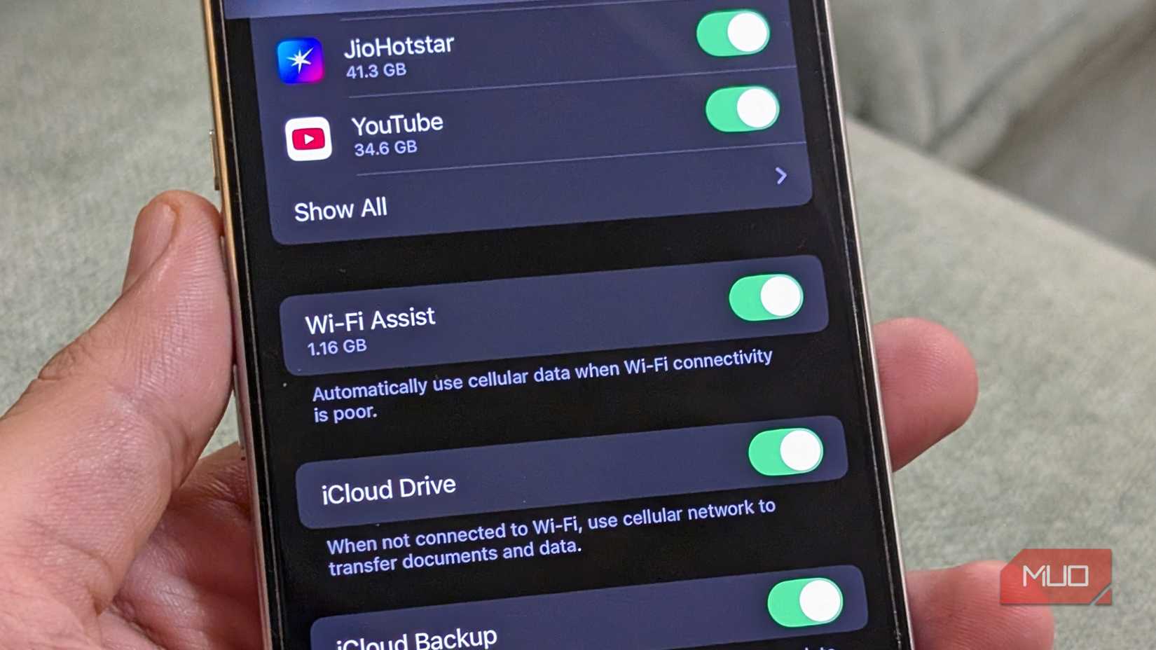Настройки Wi‑Fi Assist на iPhone