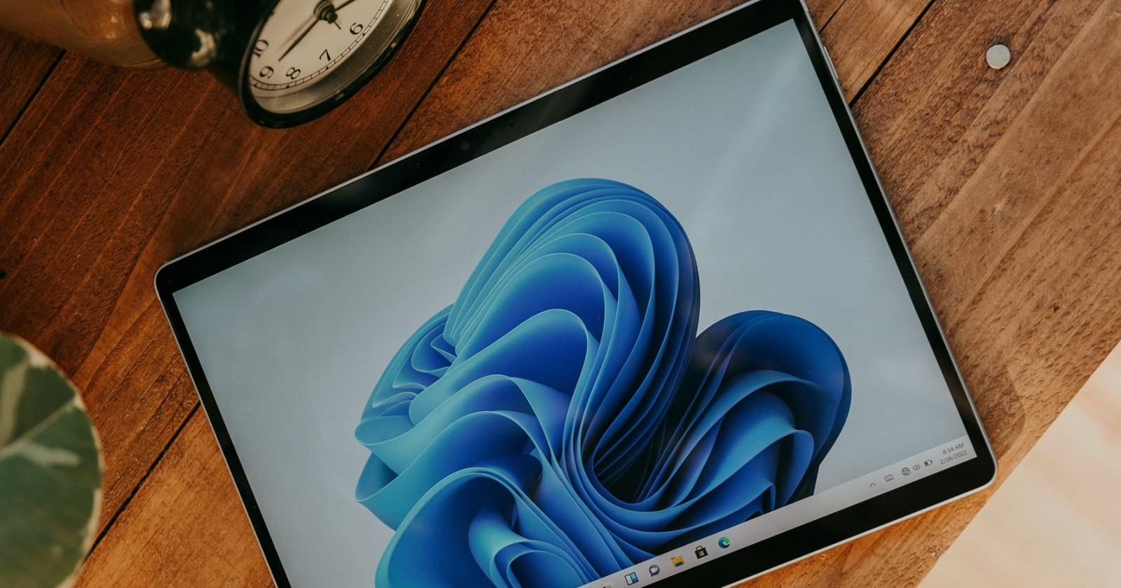 ПК/планшет с Windows 11 на рабочем столе