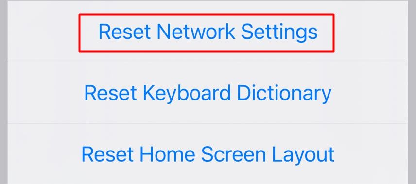 Опция «Сбросить сетевые настройки» в Настройках.