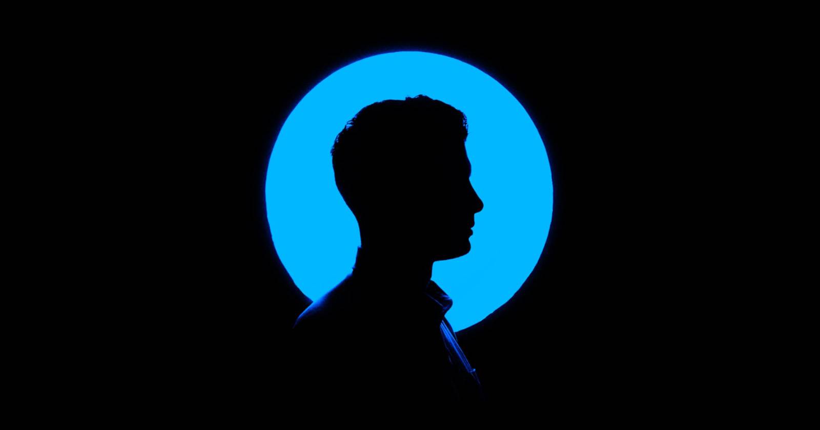 Силуэт человека на синем круге — изображение профиля