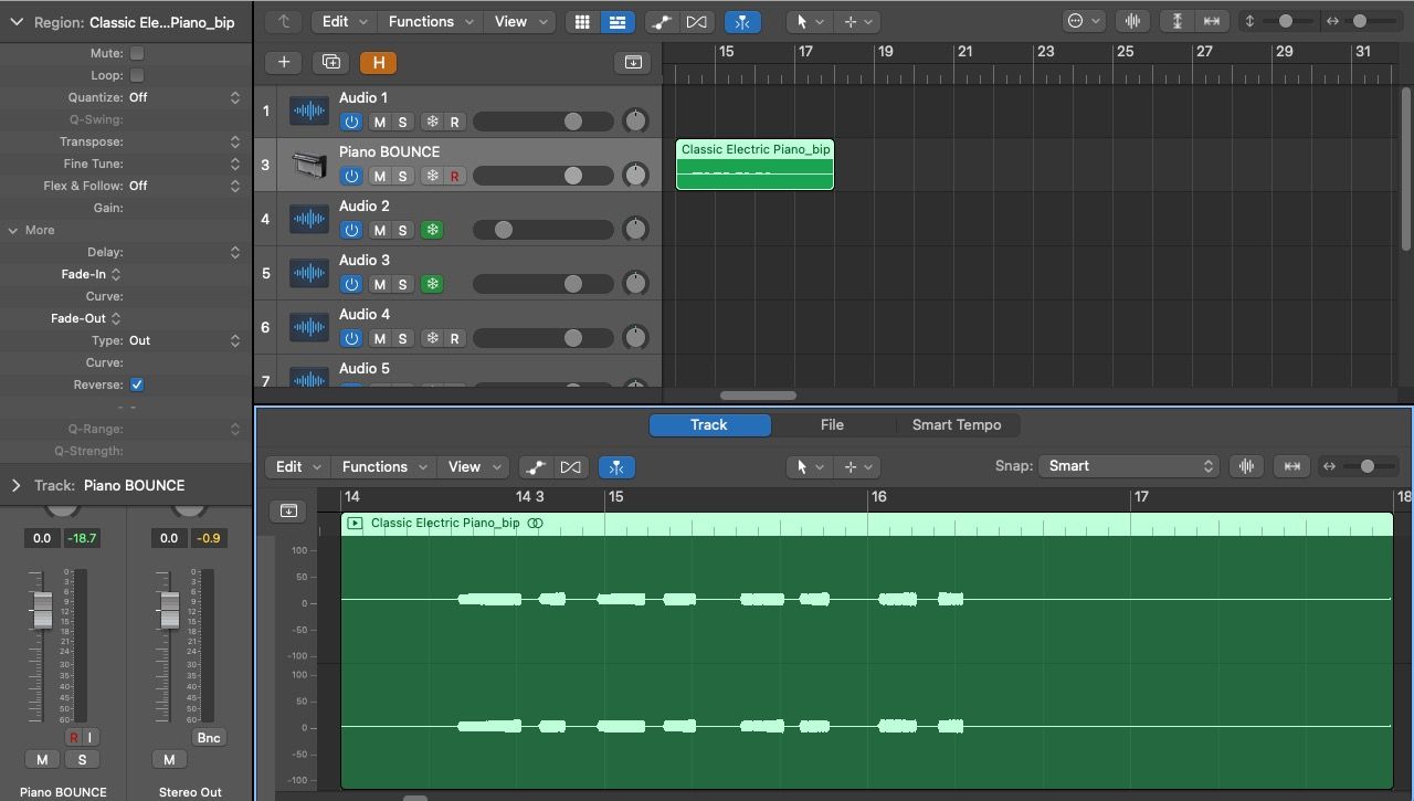 Отражённый и развернутый программный инструмент в Logic Pro