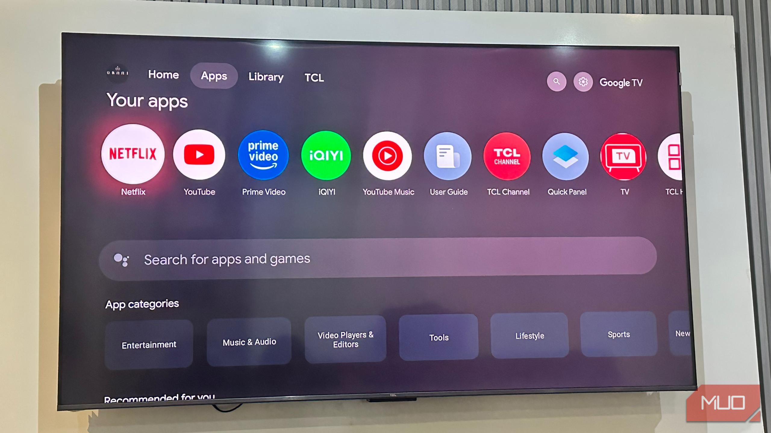 Список приложений на Smart TV Hisense.