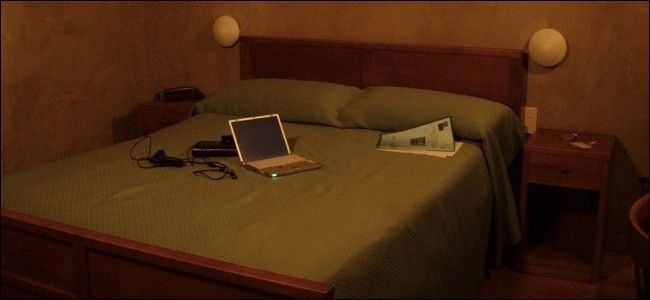 Поделиться Wi‑Fi в отеле с несколькими устройствами