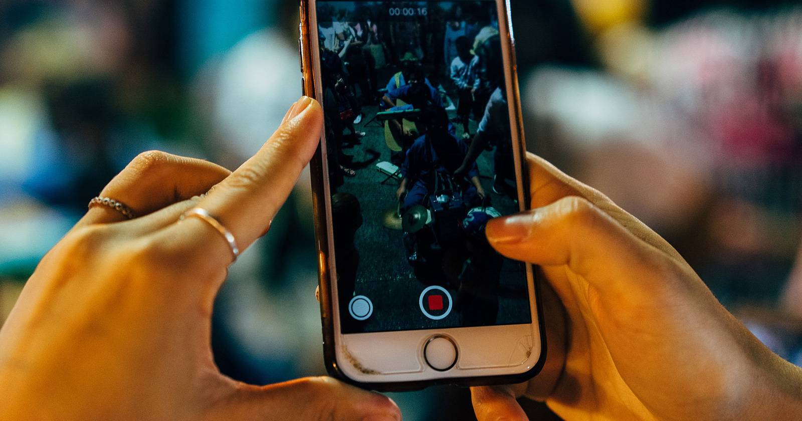 Добавить музыку в видео на iPhone