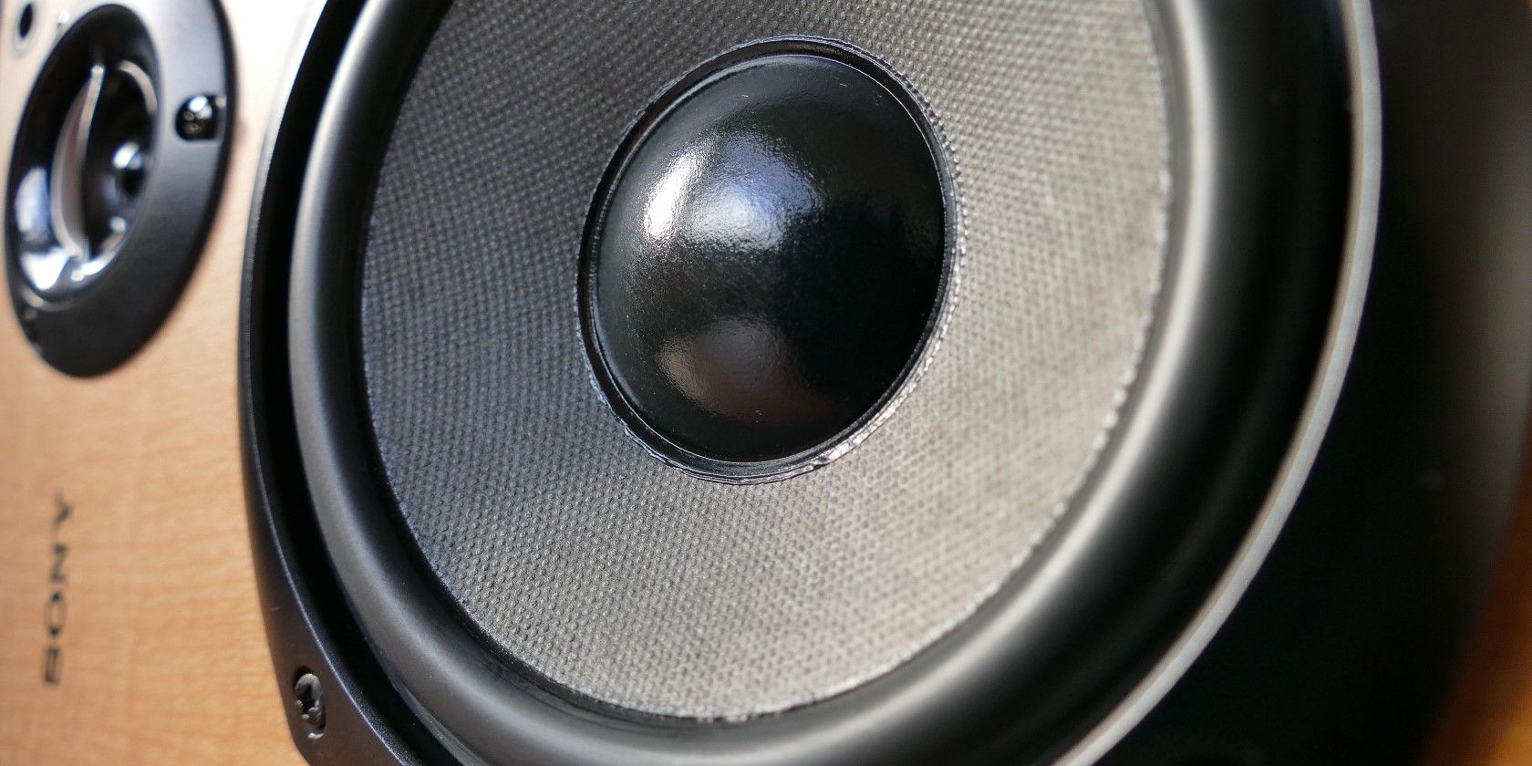 Почему фильмы слишком громкие или тихие и как это исправить