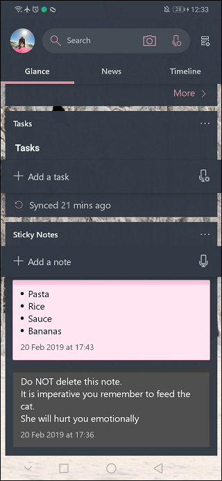Лента Microsoft Launcher на Android с видимыми синхронизированными заметками Sticky Notes