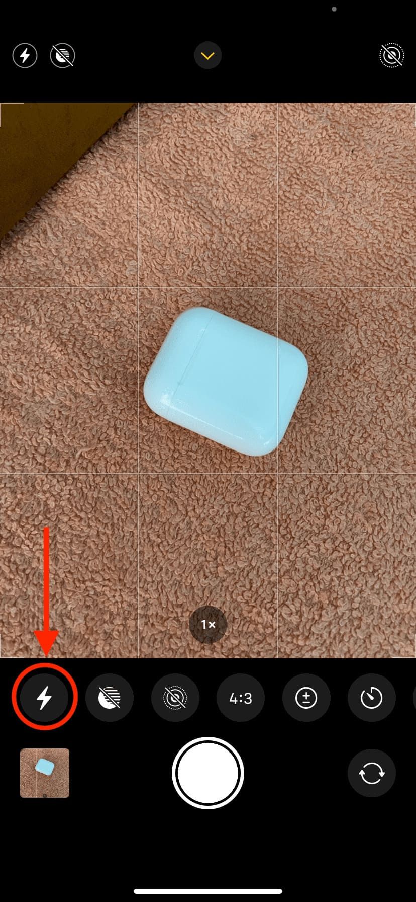 Нажмите на значок вспышки, чтобы выбрать режим