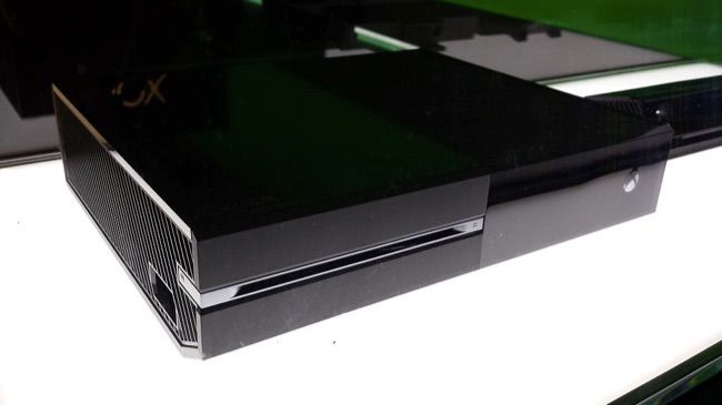 Xbox One консоль и контроллер