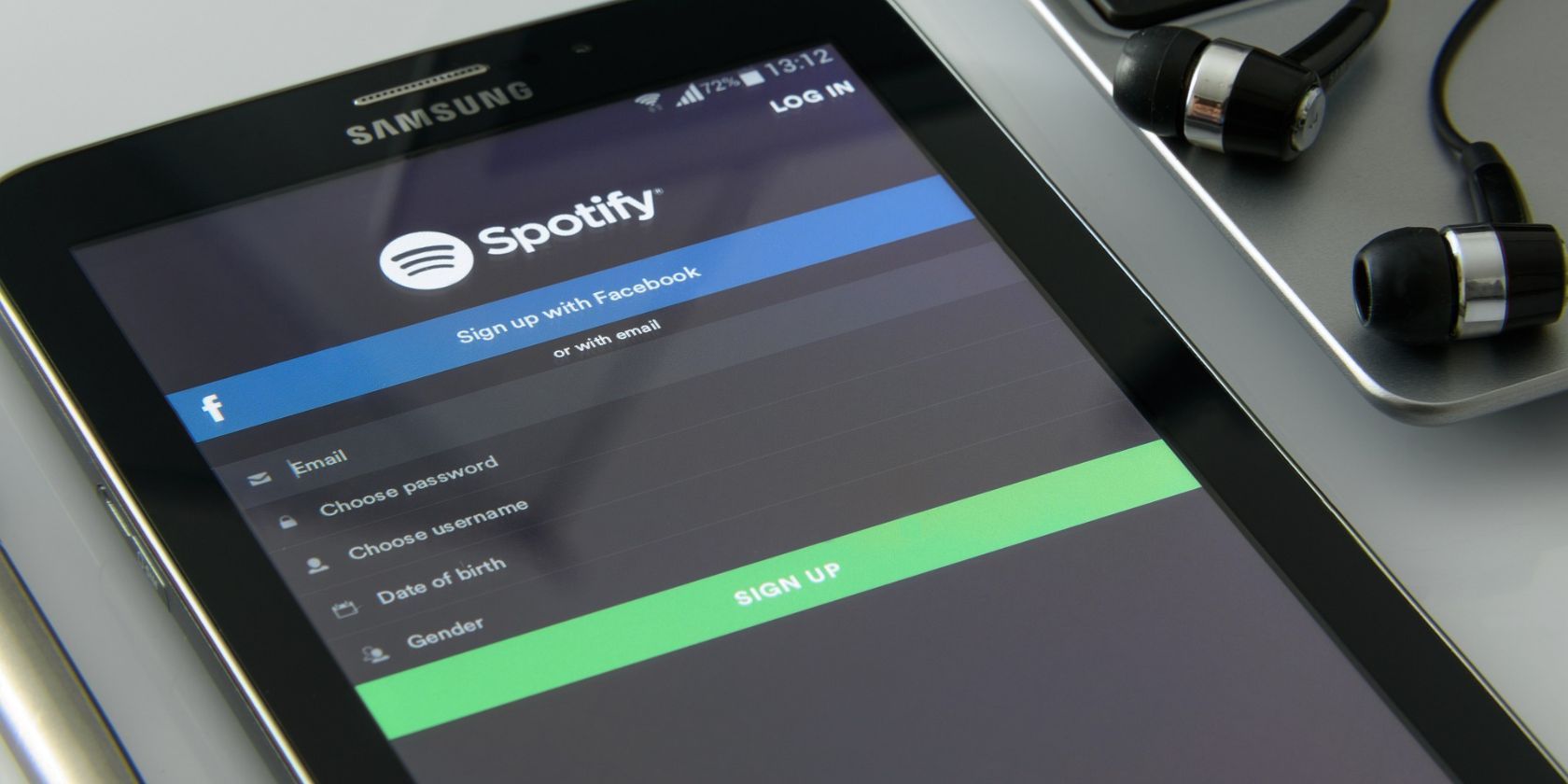 Как отвязать Spotify от Facebook