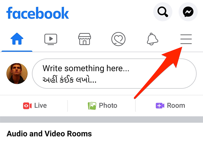 Кнопка меню в приложении Facebook с тремя горизонтальными линиями.