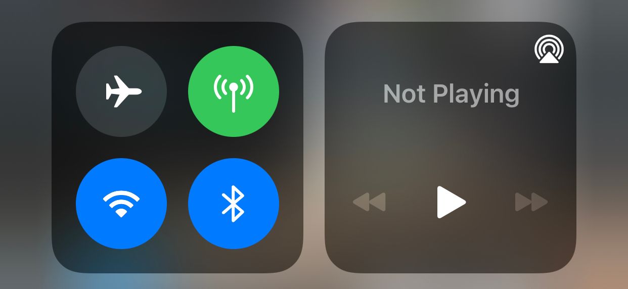 Иконка Bluetooth включена на iPhone