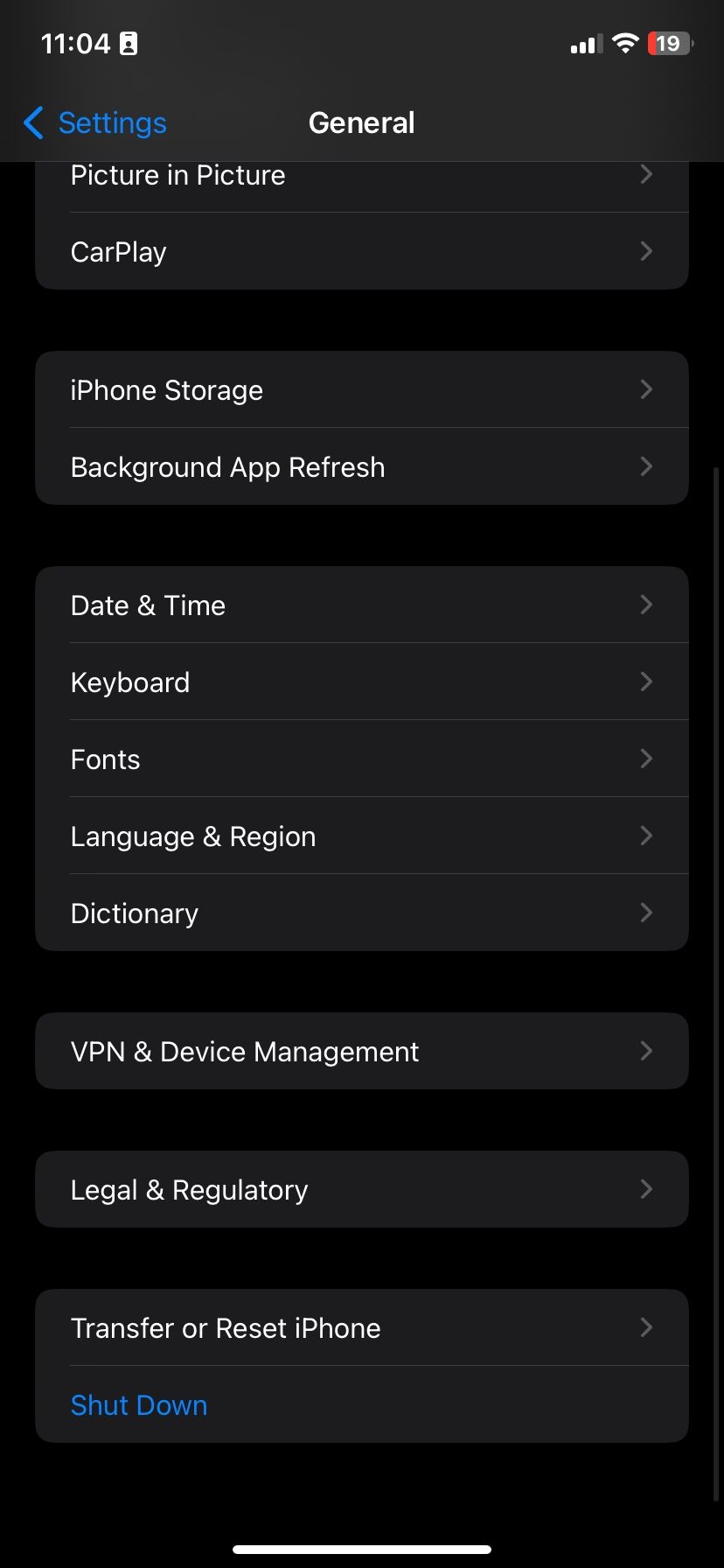 Страница «Основные» в настройках iPhone