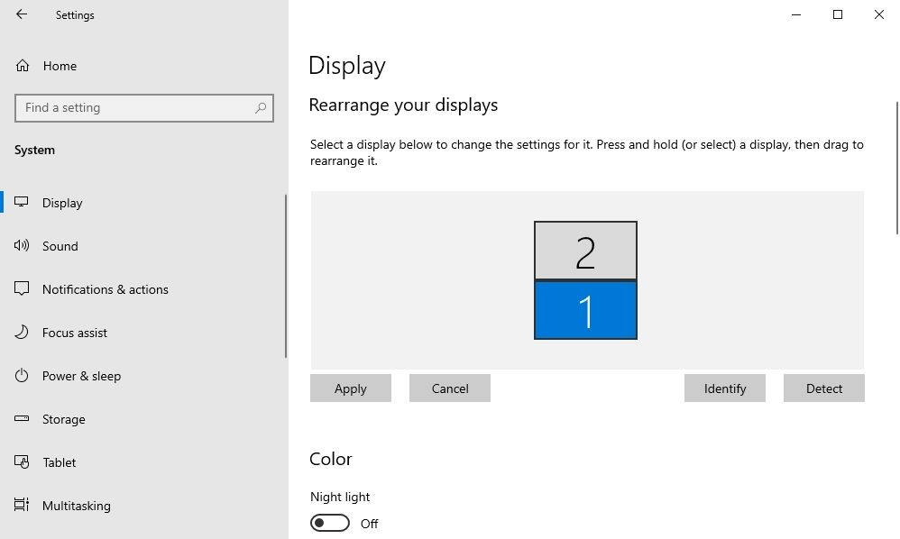 Монитор 1 находится ниже монитора 2. 