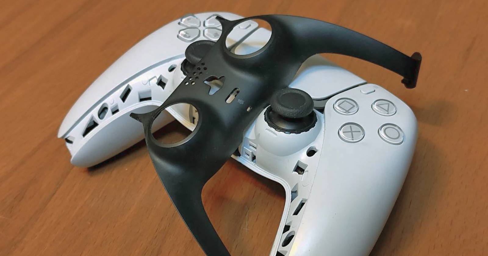 Снятие и установка лицевой панели контроллера PS5 DualSense