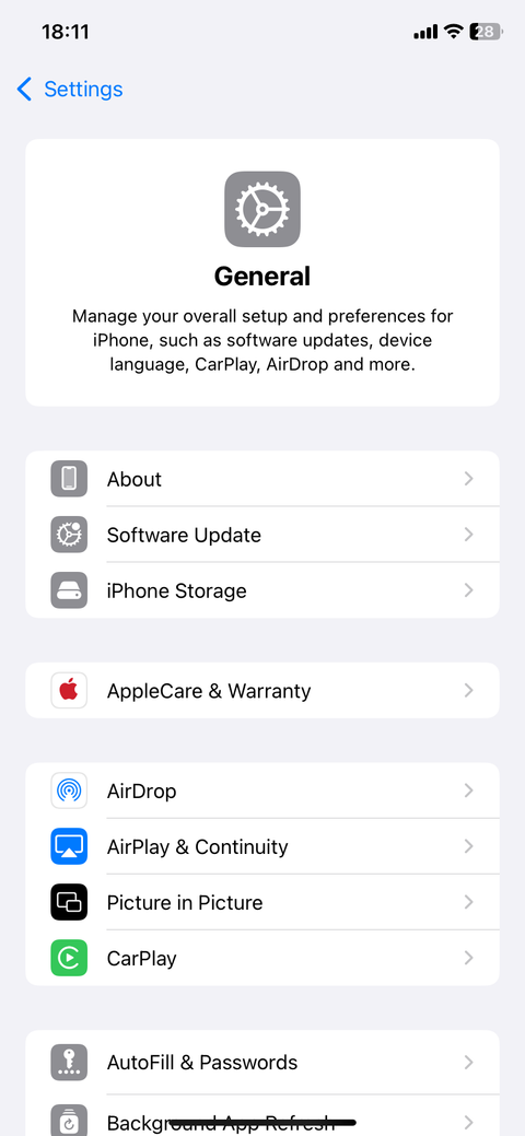 Страница основных настроек iPhone в приложении Настройки