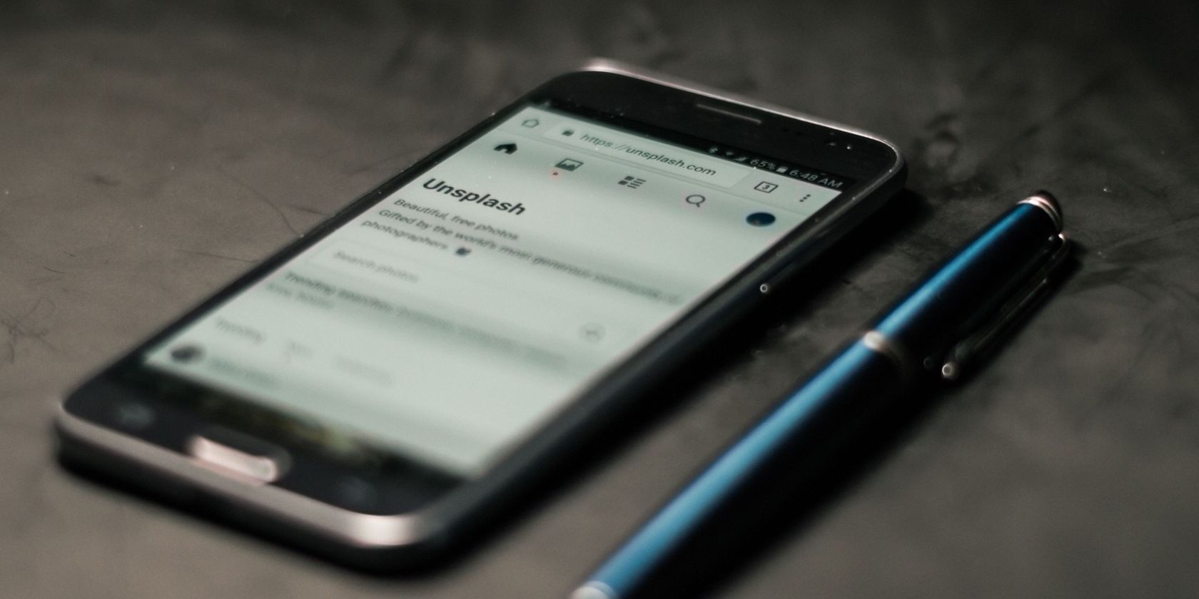 телефон с защитным стеклом