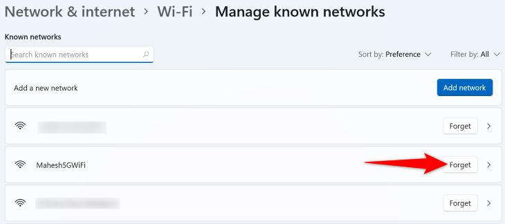 Опция «Забыть» в списке известных сетей Wi‑Fi