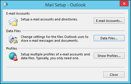 Окно панели управления Почтой с тремя основными разделами настройки аккаунтов и файлов данных