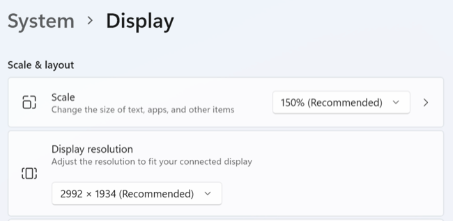 Настройки масштабирования и разрешения в Windows 11 (окно настроек дисплея)