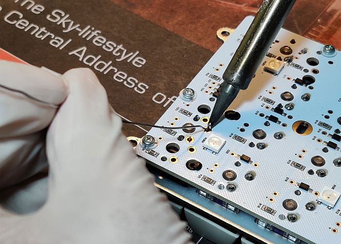 Процесс пайки переключателя