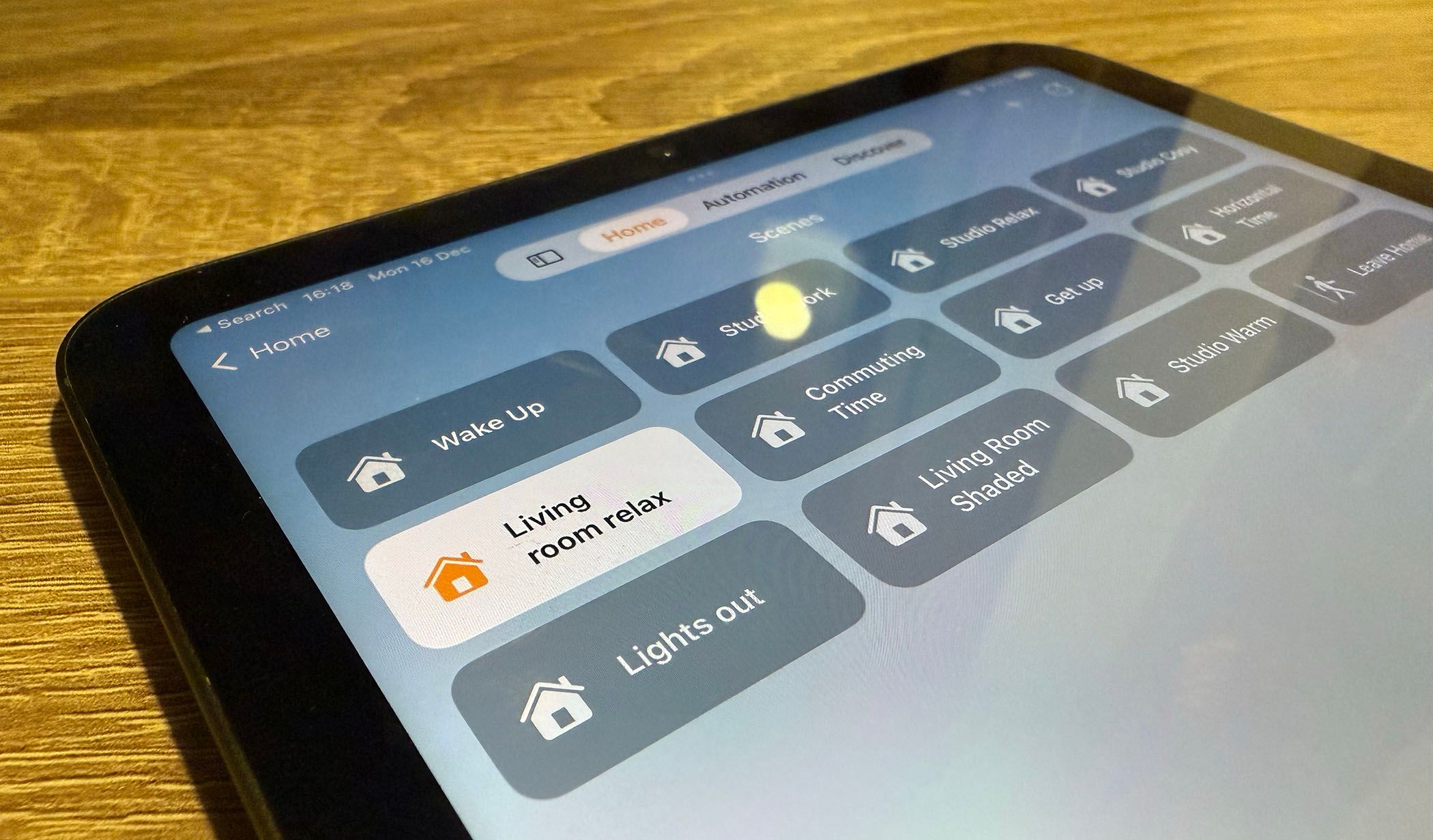 iPad mini с приложением «Дом».