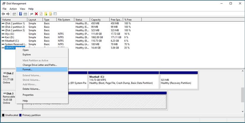 Скриншот контекстного меню в «Управление дисками», пункт «Форматировать» выделен.