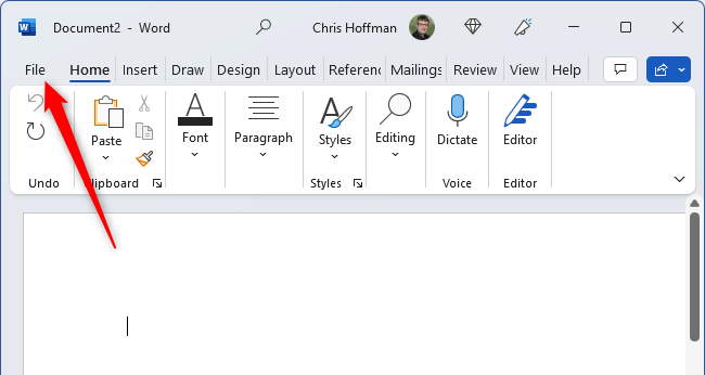 Меню 'Файл' в приложении Office в левом верхнем углу