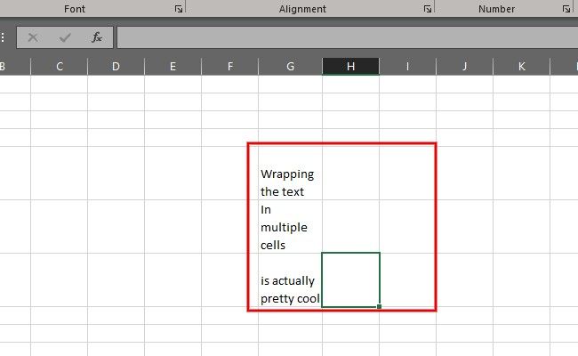 Набирайте текст — он автоматически переносится в пределах ячейки.
