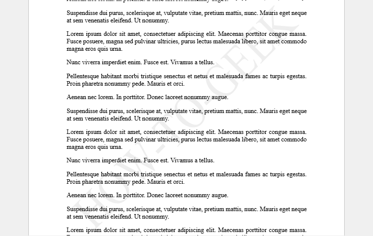 Документ Word с текстовым водяным знаком How-To Geek позади текста.