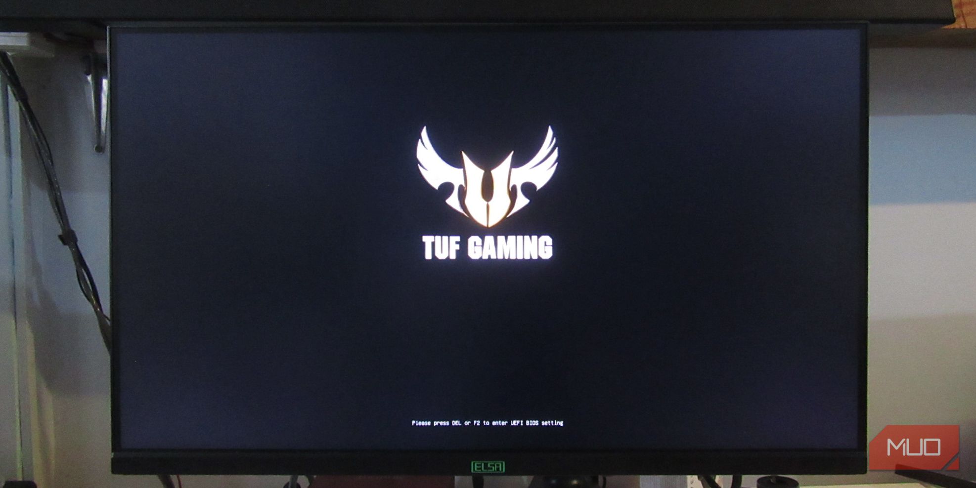 Экран POST с подсказками входа в BIOS