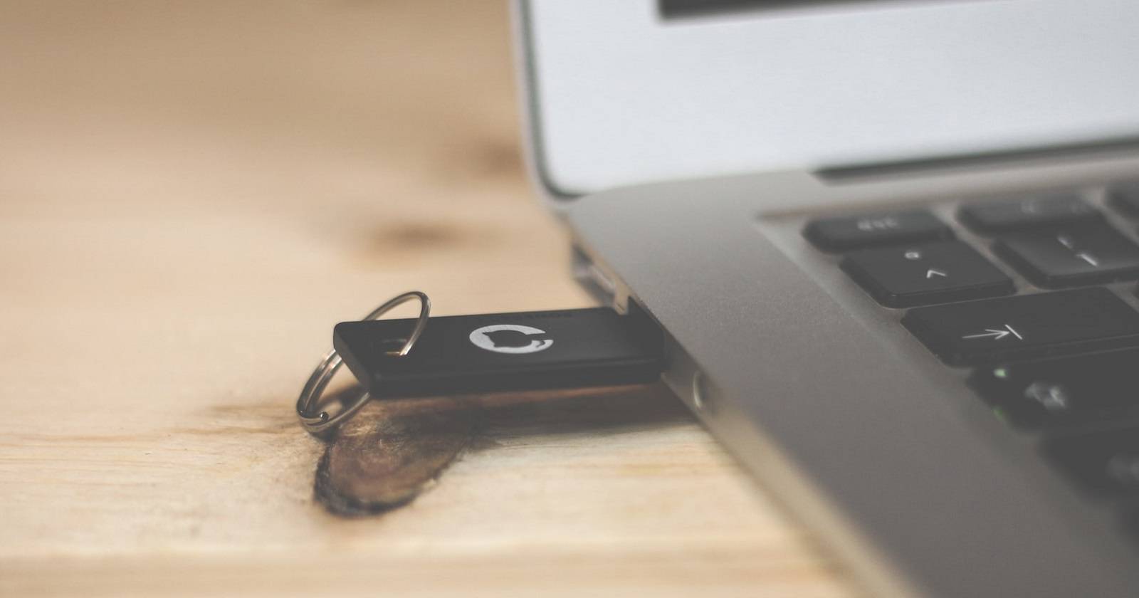 USB-накопитель в ноутбуке
