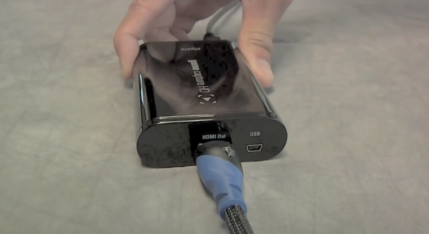 Кабель HDMI подключён от Xbox к карте захвата